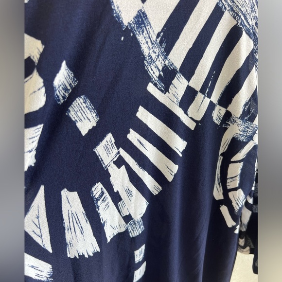 TERRA by SJ Apparel button up 3/4 sleeve
Navy blue / white Size small - Picture 9 of 10